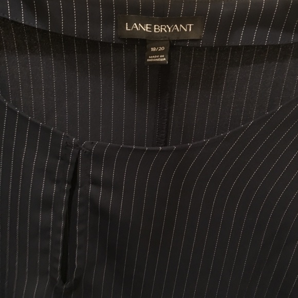 18/20 LN navy blue and white thin striped blouse - Picture 3 of 5